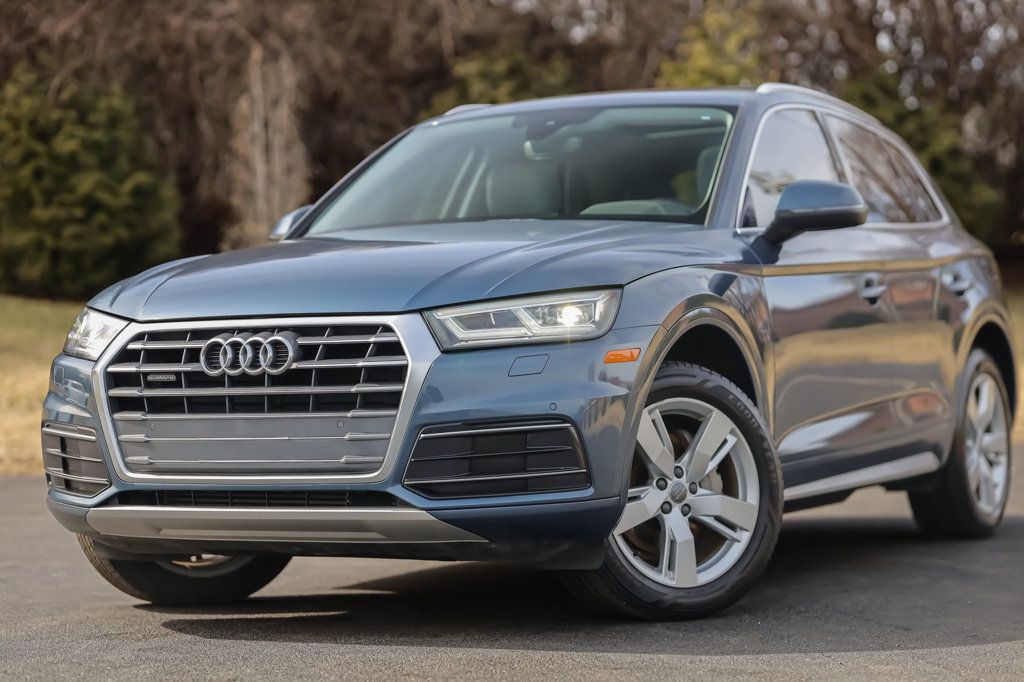 2018 Audi Q5 TFSI Premium Plus photo 2