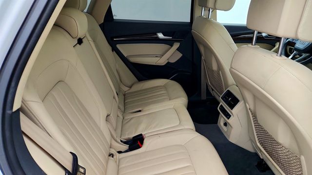 2018 Audi Q5 2.0 TFSI Premium Plus w/ Navigation Pkg & Cold Weather Pkg - 23054112 - 23