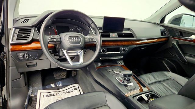 2018 Audi Q5 2.0 TFSI Premium with Panoramic Sunroof & Heated Seats - 22969714 - 12