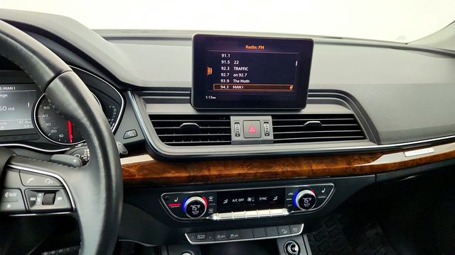 2018 Audi Q5 2.0 TFSI Premium with Panoramic Sunroof & Heated Seats - 22969714 - 17