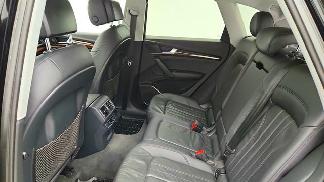 2018 Audi Q5 2.0 TFSI Premium with Panoramic Sunroof & Heated Seats - 22969714 - 21