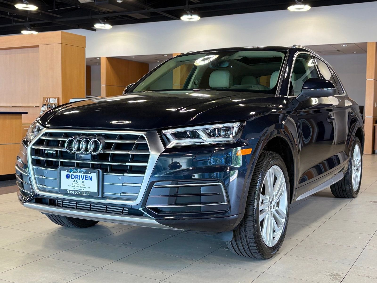 2018 Audi Q5 TFSI Prestige photo 2