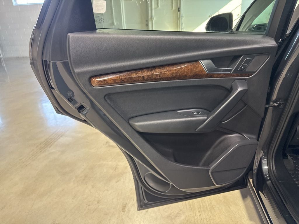 2018 Audi Q5 2.0T Premium - 22985713 - 35