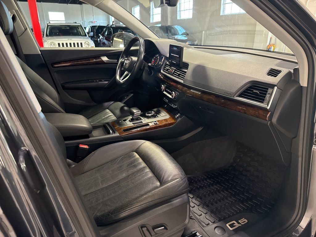 2018 Audi Q5 2.0T Premium - 22985713 - 43