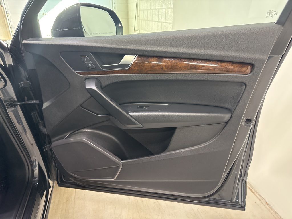 2018 Audi Q5 2.0T Premium - 22985713 - 46