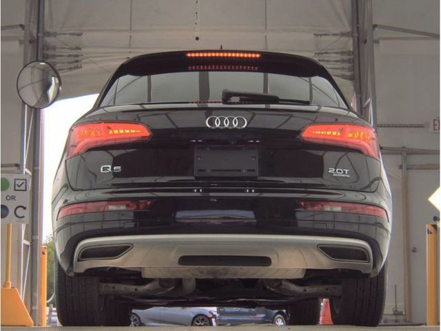 2018 Audi Q5 2.0T quattro S tronic Premium Plus's photo