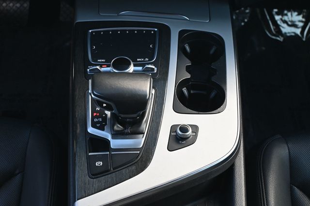 2018 Audi Q7 2.0T Premium Plus Towing Package - 22987110 - 11