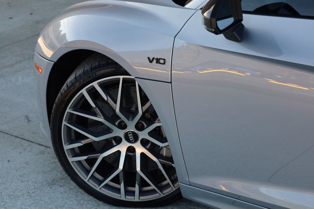 2018 Audi R8 Coupe V10 plus quattro AWD - 22949421 - 12