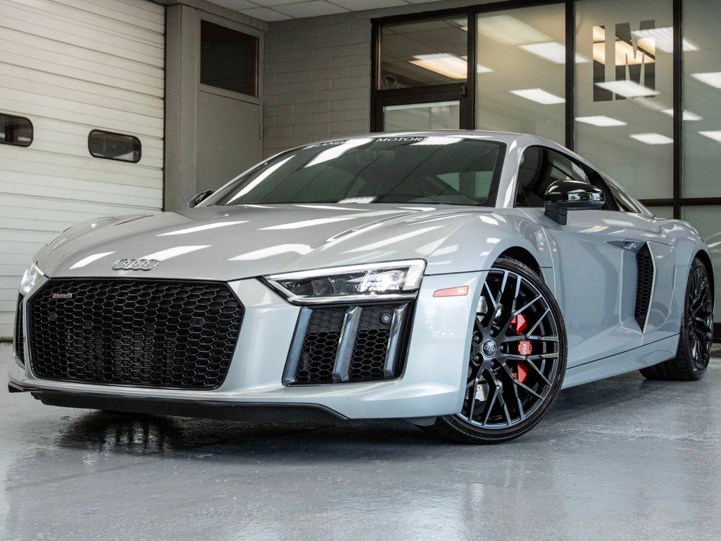 2018 Audi R8 Coupe V10 RWD photo 2