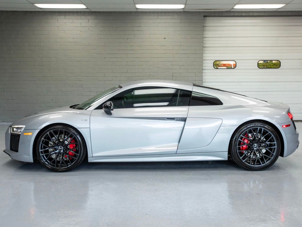 2018 Audi R8 Coupe V10 RWD photo 4