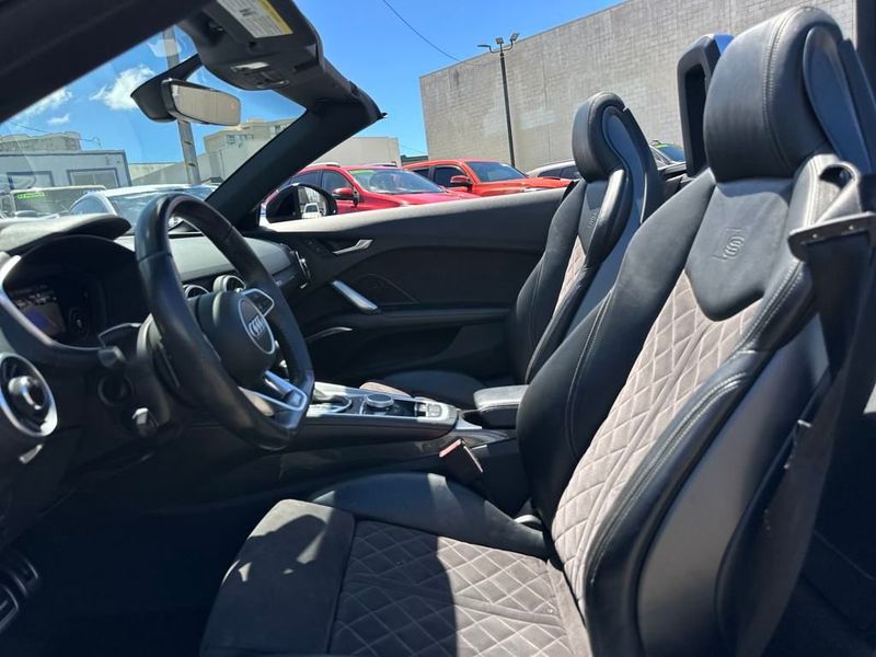 2018 Audi TT Roadster photo 9