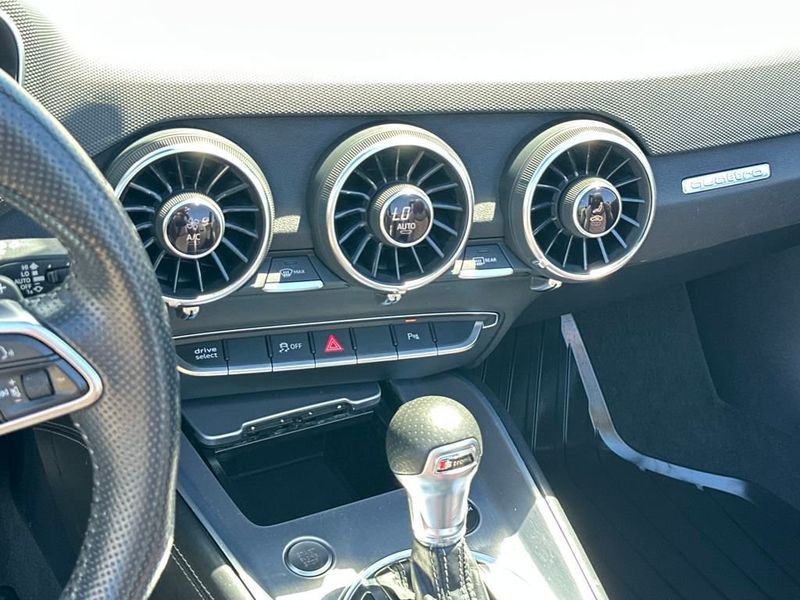 2018 Audi TT Roadster photo 11