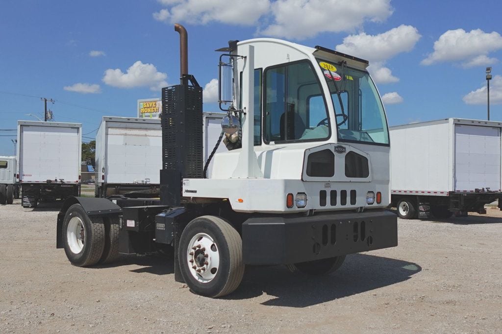 2018 Autocar ACTT42 Terminal Tractor - 22615854 - 0