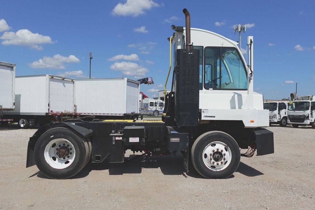 2018 Autocar ACTT42 Terminal Tractor - 22615854 - 4