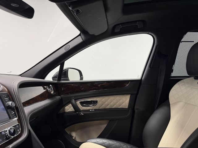 2018 Bentley Bentayga Activity Edition AWD - 23031109 - 26