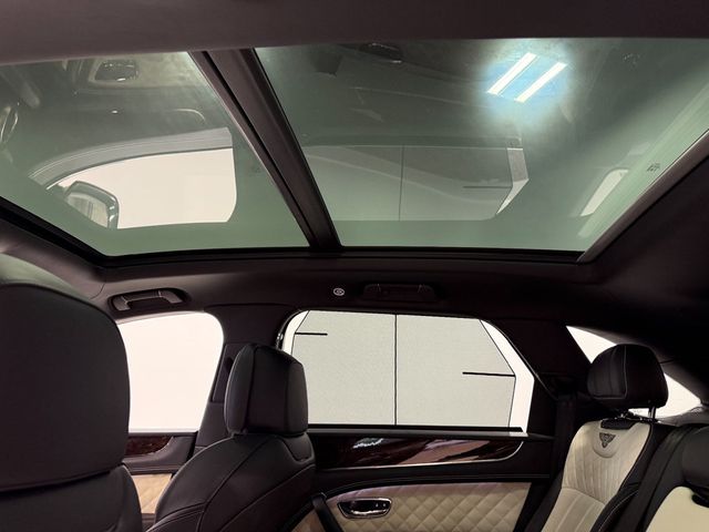 2018 Bentley Bentayga Activity Edition AWD - 23031109 - 28