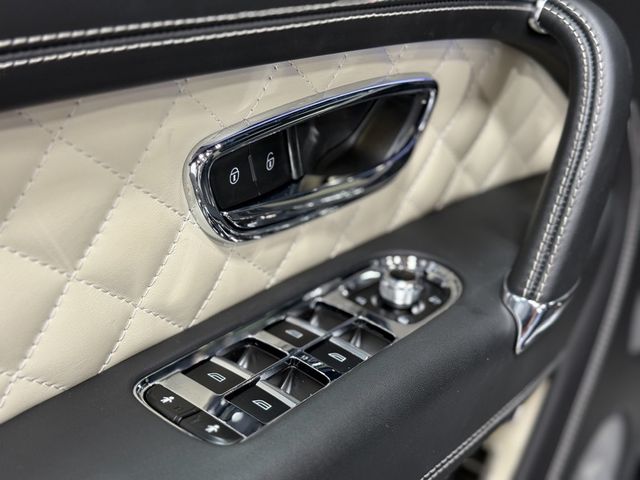 2018 Bentley Bentayga Activity Edition AWD - 23031109 - 46