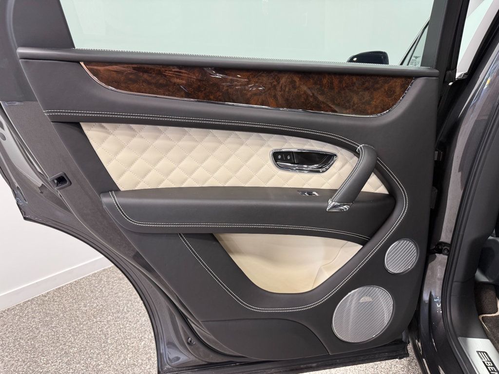 2018 Bentley Bentayga Activity Edition AWD - 23031109 - 50