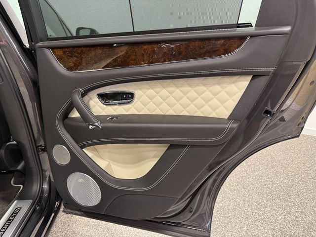 2018 Bentley Bentayga Activity Edition AWD - 23031109 - 56