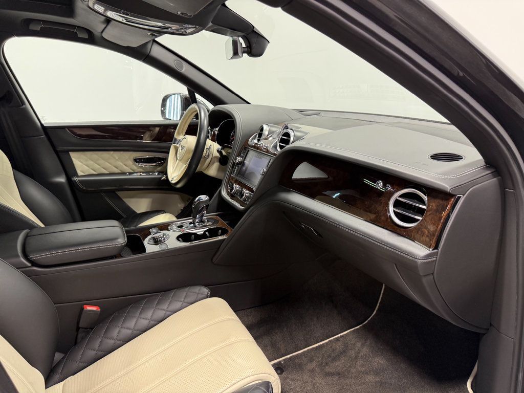 2018 Bentley Bentayga Activity Edition AWD - 23031109 - 59