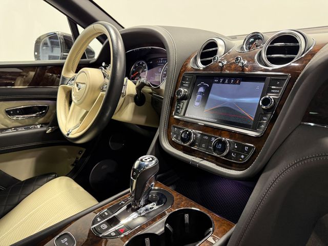2018 Bentley Bentayga Activity Edition AWD - 23031109 - 62