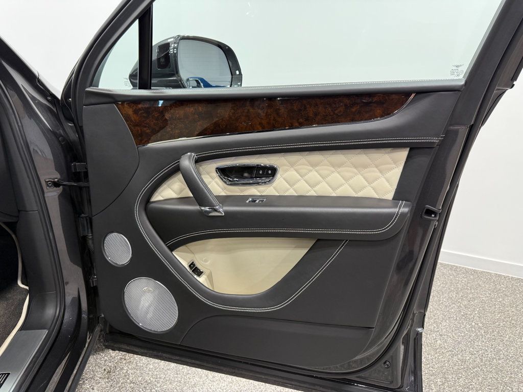 2018 Bentley Bentayga Activity Edition AWD - 23031109 - 64