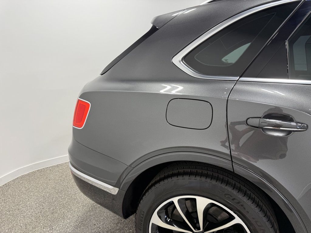 2018 Bentley Bentayga Activity Edition AWD - 23031109 - 6