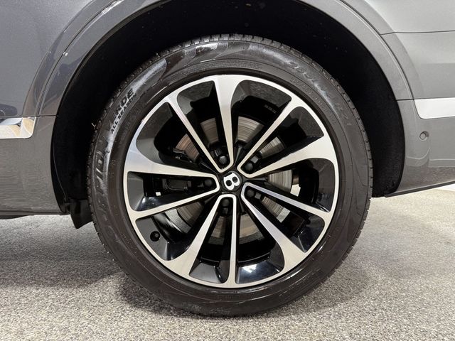 2018 Bentley Bentayga Activity Edition AWD - 23031109 - 8