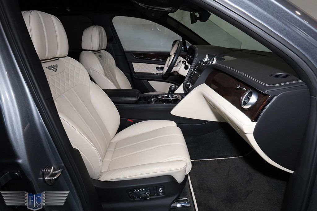 2018 Bentley Bentayga Onyx Edition AWD - 22935440 - 15