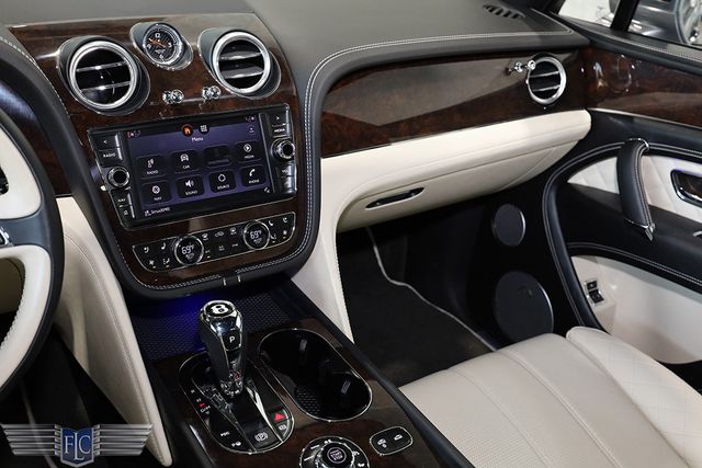 2018 Bentley Bentayga Onyx Edition AWD - 22935440 - 25