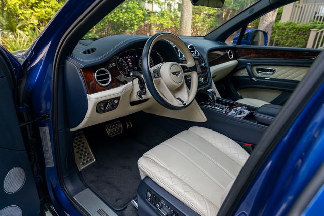 2018 Bentley Bentayga Onyx Edition AWD Clean Carfax - 22918383 - 10