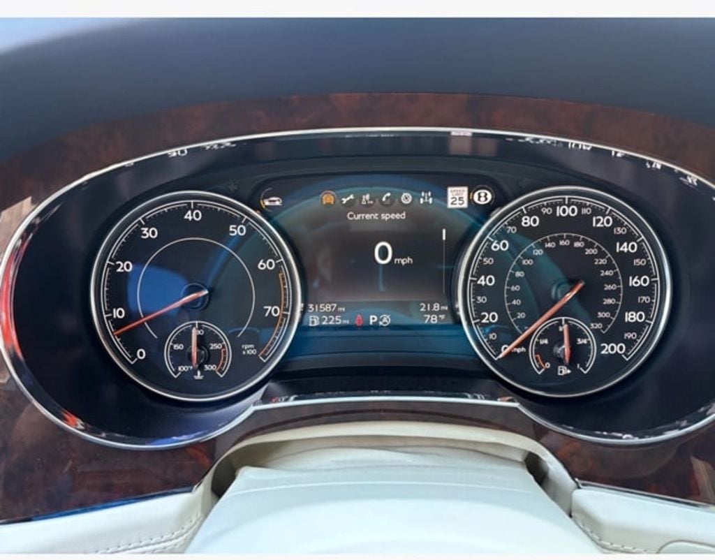 2018 Bentley Bentayga Onyx Edition AWD Clean Carfax - 22918383 - 15