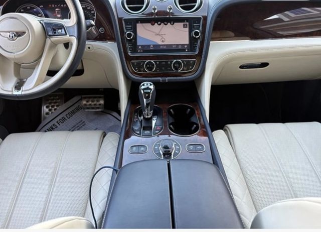 2018 Bentley Bentayga Onyx Edition AWD Clean Carfax - 22918383 - 23
