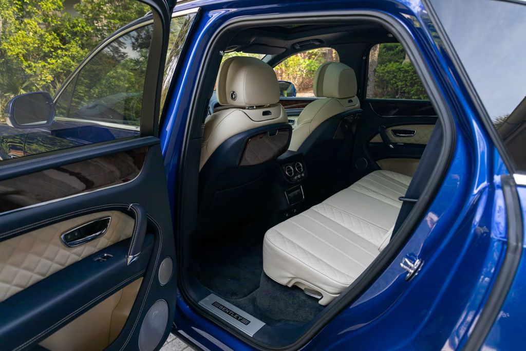 2018 Bentley Bentayga Onyx Edition AWD Clean Carfax - 22918383 - 27