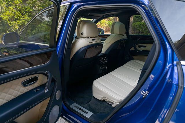 2018 Bentley Bentayga Onyx Edition AWD Clean Carfax - 22918383 - 27