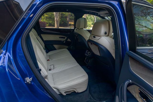 2018 Bentley Bentayga Onyx Edition AWD Clean Carfax - 22918383 - 29