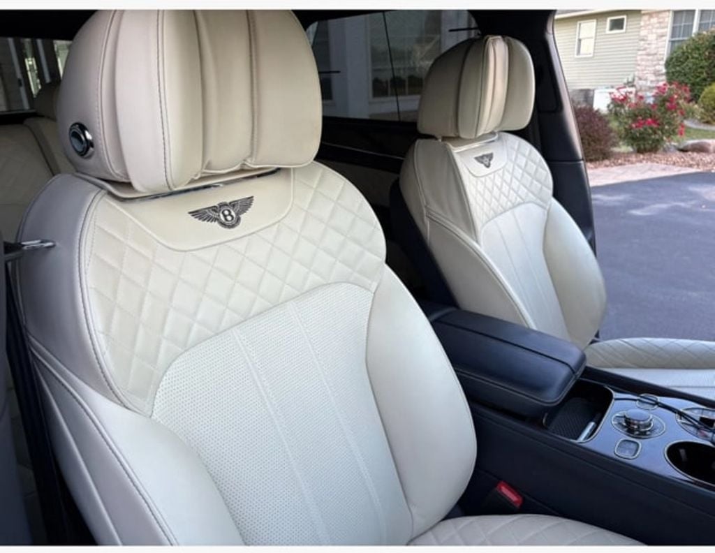 2018 Bentley Bentayga Onyx Edition AWD Clean Carfax - 22918383 - 31