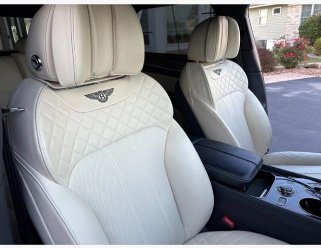 2018 Bentley Bentayga Onyx Edition AWD Clean Carfax - 22918383 - 31