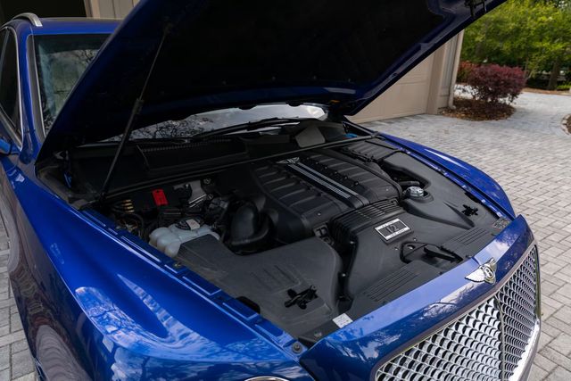 2018 Bentley Bentayga Onyx Edition AWD Clean Carfax - 22918383 - 37