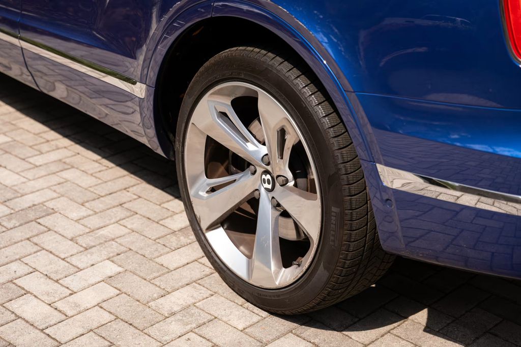 2018 Bentley Bentayga Onyx Edition AWD Clean Carfax - 22918383 - 38