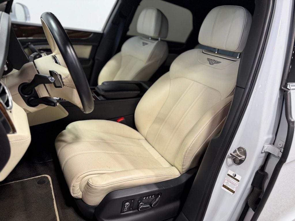 2018 Bentley Bentayga W12 Signature AWD - 23012681 - 15