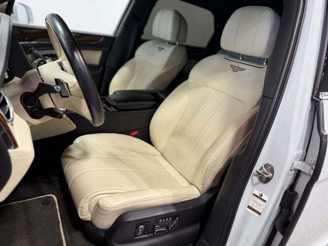 2018 Bentley Bentayga W12 Signature AWD - 23012681 - 15