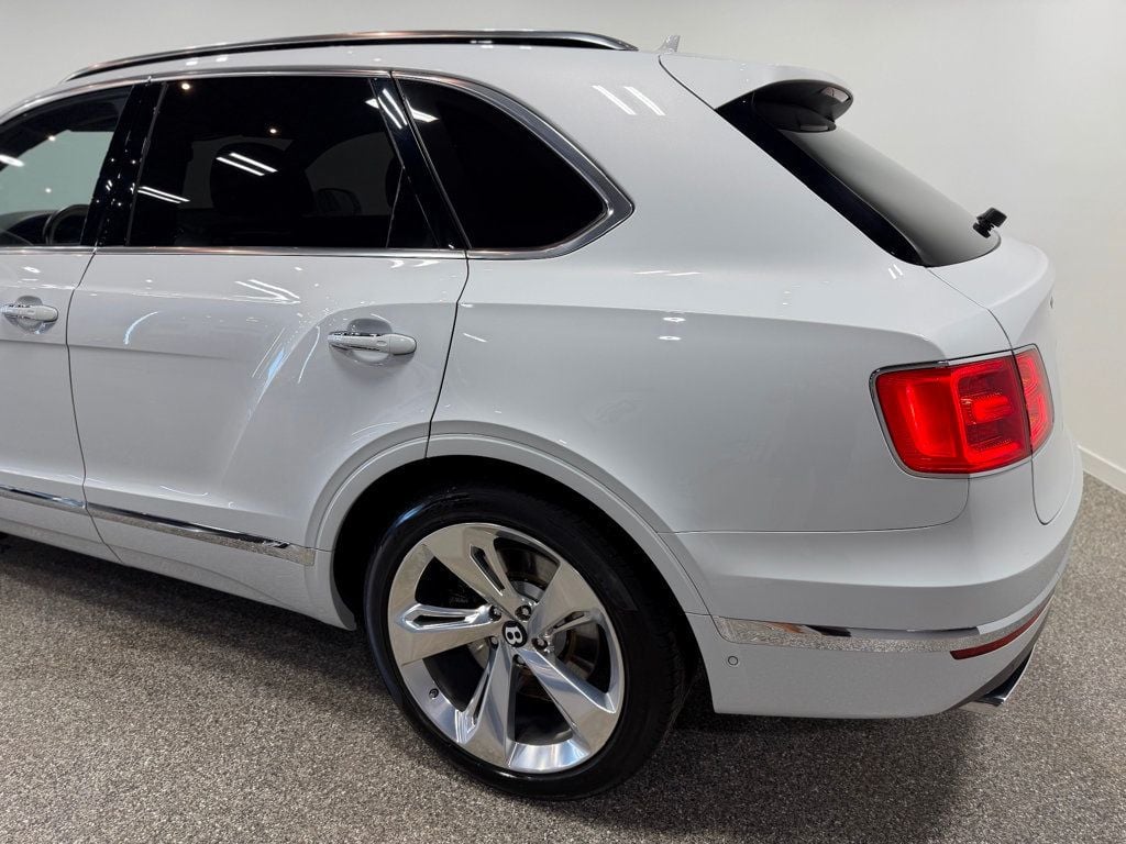 2018 Bentley Bentayga W12 Signature AWD - 23012681 - 16
