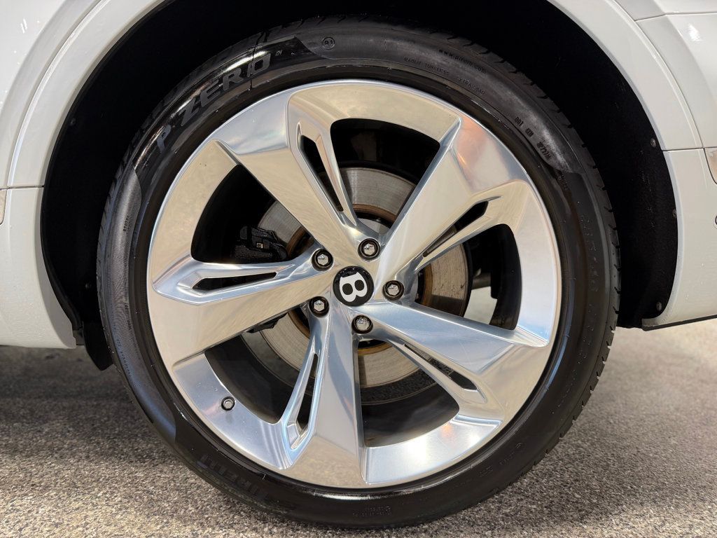 2018 Bentley Bentayga W12 Signature AWD - 23012681 - 17