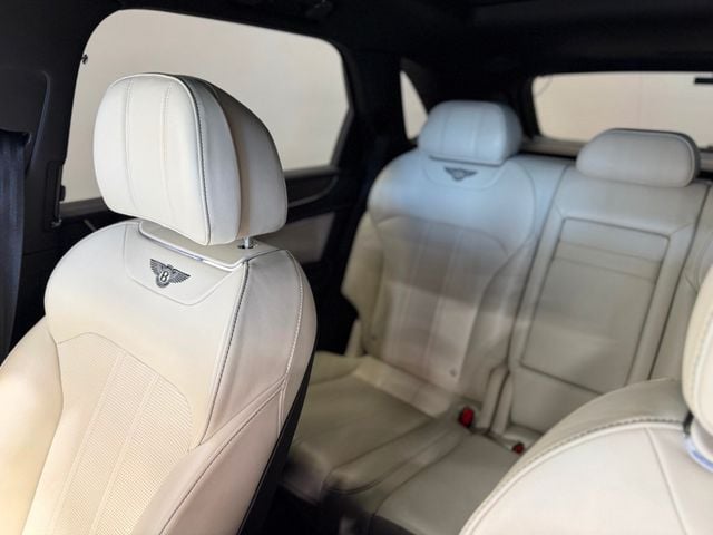 2018 Bentley Bentayga W12 Signature AWD - 23012681 - 19