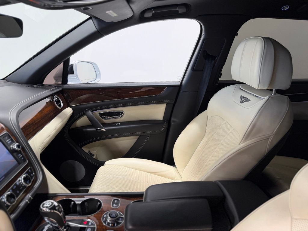 2018 Bentley Bentayga W12 Signature AWD - 23012681 - 20