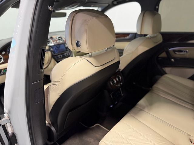2018 Bentley Bentayga W12 Signature AWD - 23012681 - 21