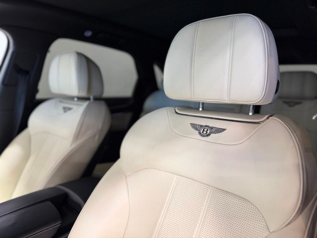 2018 Bentley Bentayga W12 Signature AWD - 23012681 - 23