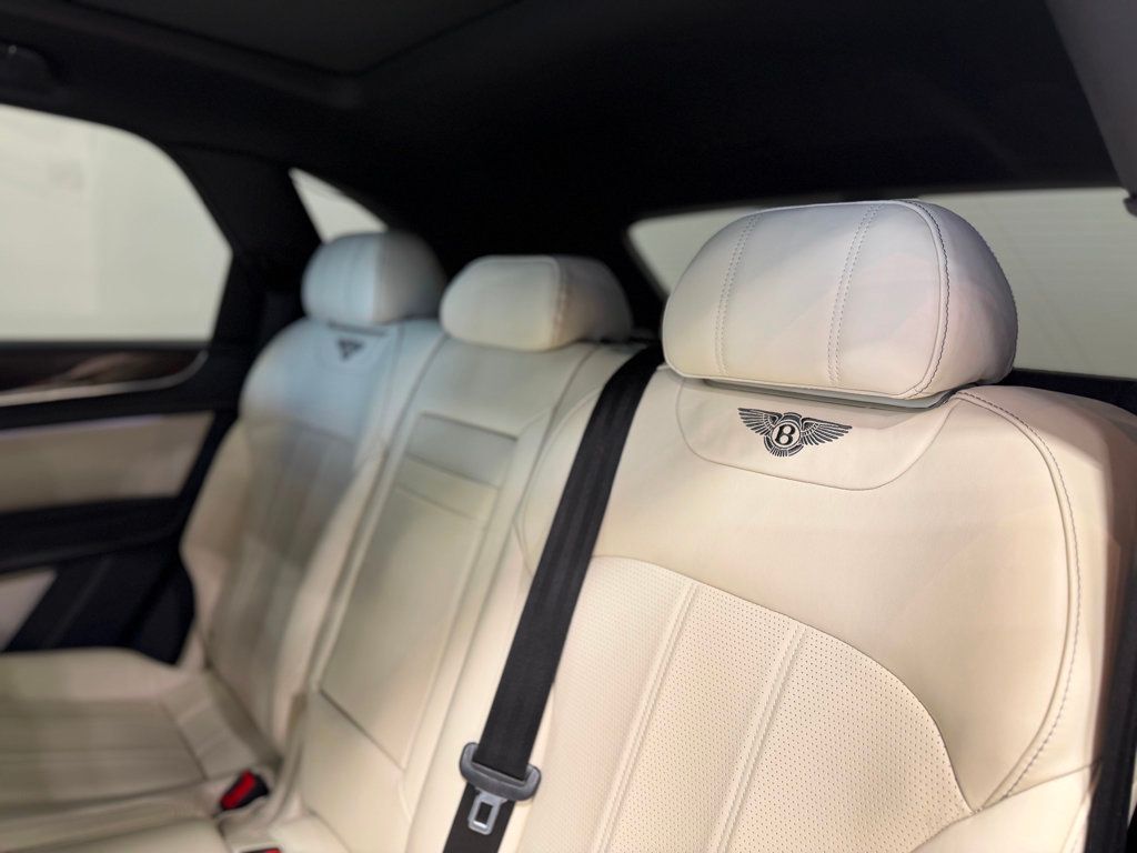 2018 Bentley Bentayga W12 Signature AWD - 23012681 - 26