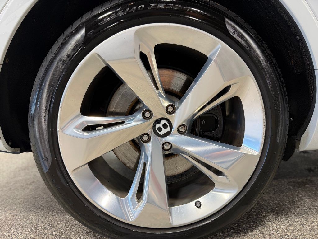 2018 Bentley Bentayga W12 Signature AWD - 23012681 - 27